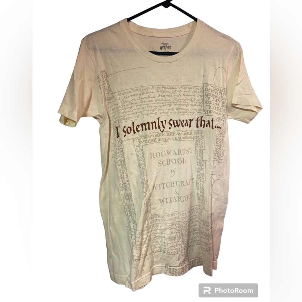 wizarding world of Harry Potter universal studios cream shortsleeve tshirt crew